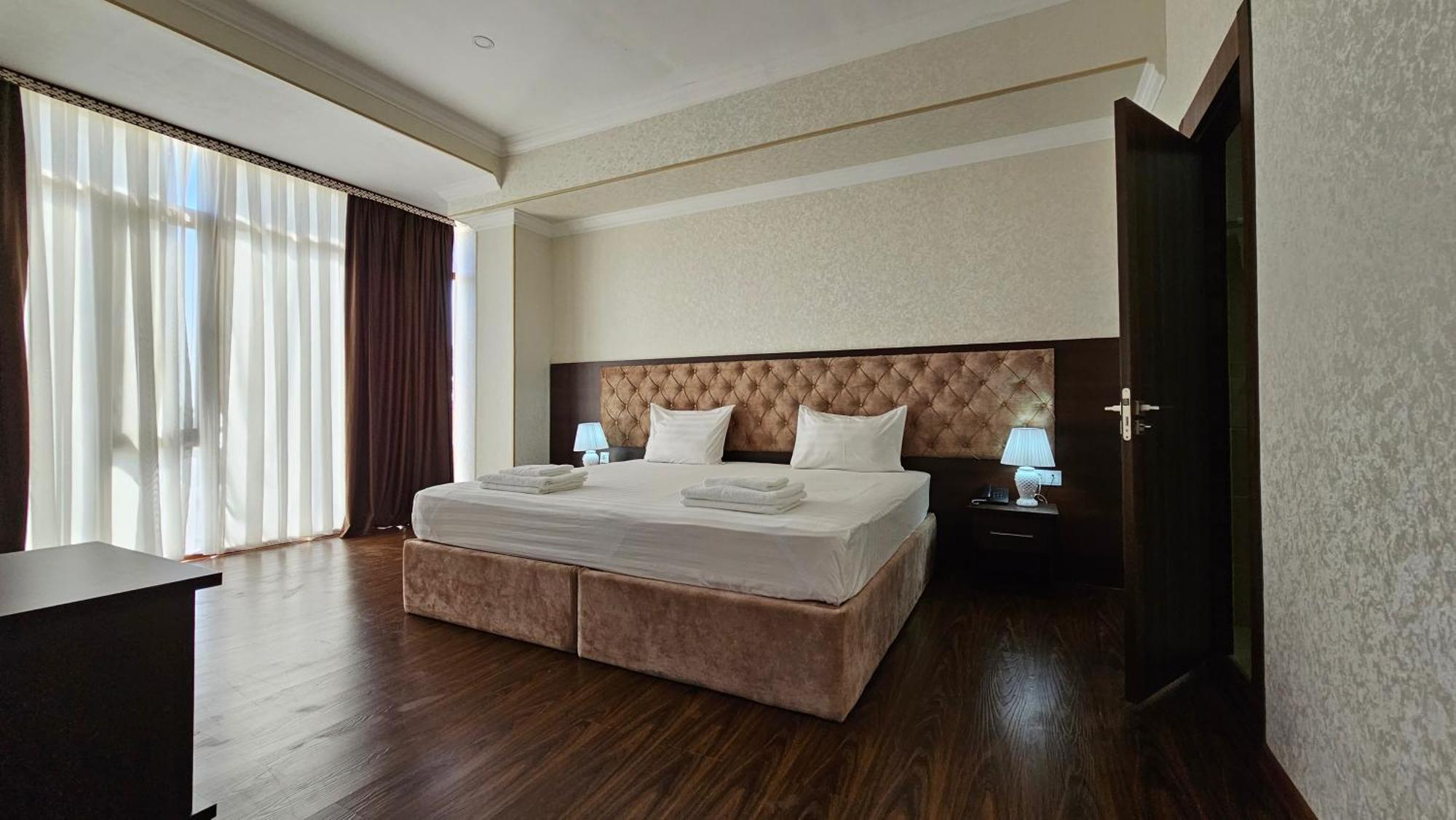 Grand Turon Plaza Hotel Tasjkent Eksteriør billede