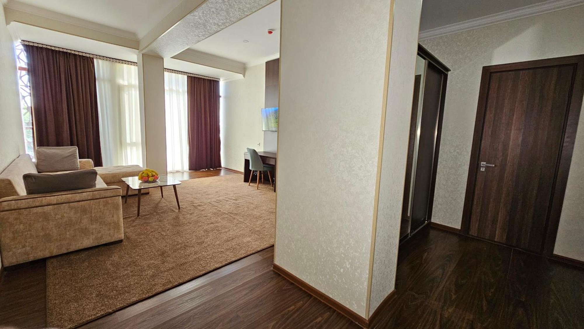Grand Turon Plaza Hotel Tasjkent Eksteriør billede